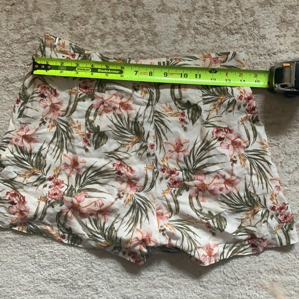 High waisted shorts and crop top floral two piece - Picture 7 of 9